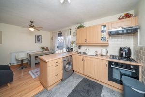 KITCHEN/DINER- click for photo gallery